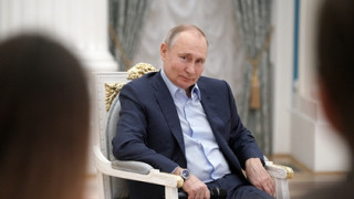Какво каза Путин на рускините за 8 март