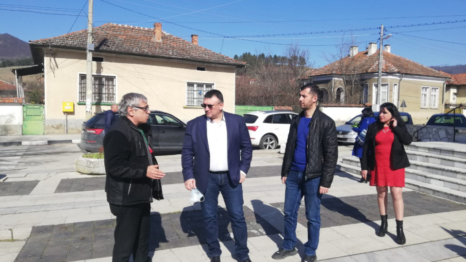 Маринов помага за моста при с. Новачене | StandartNews.com
