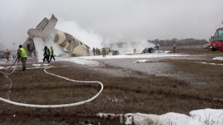 Нов ужас. Самолет се разби при кацане в Алмати