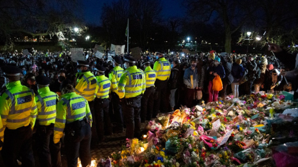 Сблъсъци в Лондон заради убита от полицай | StandartNews.com