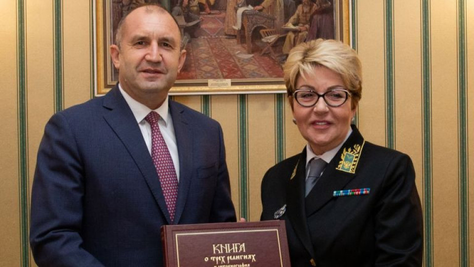 Новият руски посланик при Радев. Какво му подари? | StandartNews.com