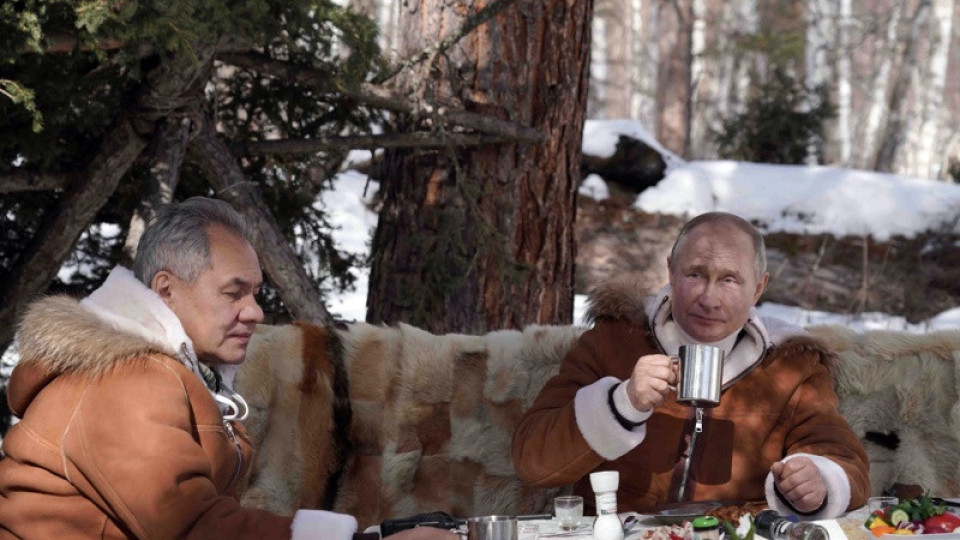 Путин качи любимия си министър във всъдеход/ВИДЕО/ | StandartNews.com