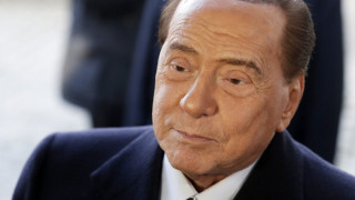 Съдят Берлускони, той е в болница