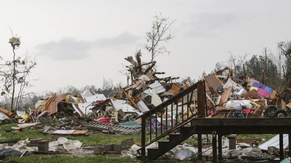 Торнадо помля Алабама, петима загинаха | StandartNews.com