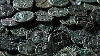 Колекционери криели над 60 антики и монети