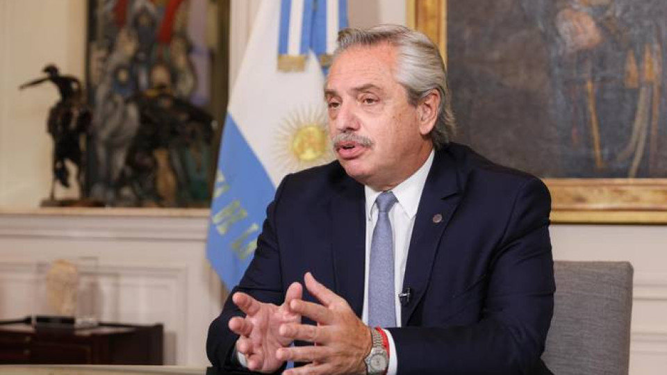 Аржентинският президент с К-19 след Спутник V | StandartNews.com