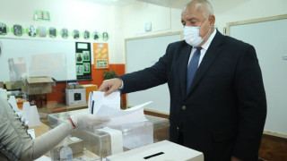Борисов пръв сред лидерите даде вота си