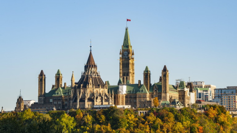 Външно: В Канада забраниха излизане от дома! | StandartNews.com