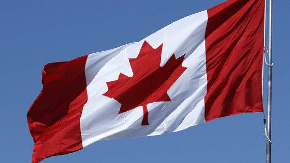 Канадски депутат лъсна гол в парламента | StandartNews.com