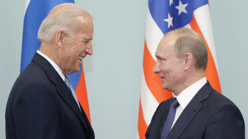 Путин и Байдън бистрят политиката онлайн | StandartNews.com