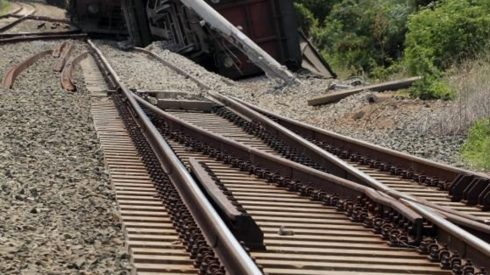 97 ранени заради дерайлирал влак | StandartNews.com