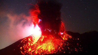 Най-опасният вулкан изригна, Япония в паника