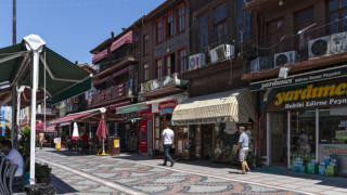 Търговци в Одрин: Евтини PCR тестове за българи