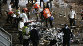 Десетки поклонници стъпкани до смърт в Израел