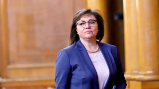 Корнелия, какво правим с властта? Само я миришем