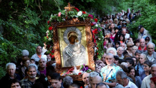 Чудо! Какво прави Бачковската Богородица