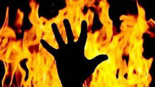Жестоко: Запалиха мъж посред бял ден