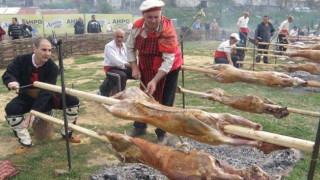 Един от най-големите празници в Родопите. Хиляди прииждат
