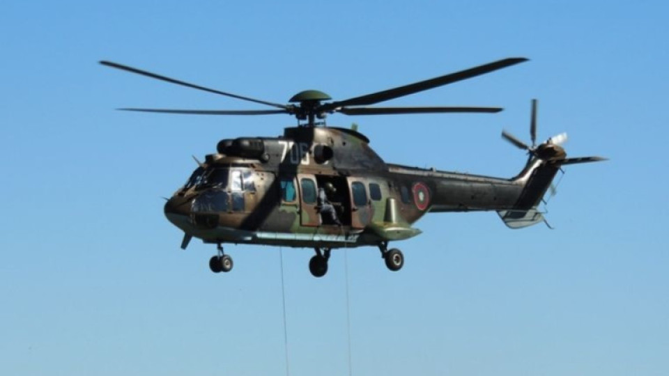Хеликоптери летят над „Александър Невски“ | StandartNews.com