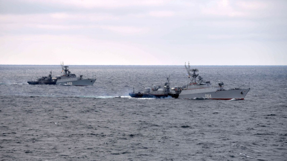 Руски кораб не пусна украински с US журналисти | StandartNews.com
