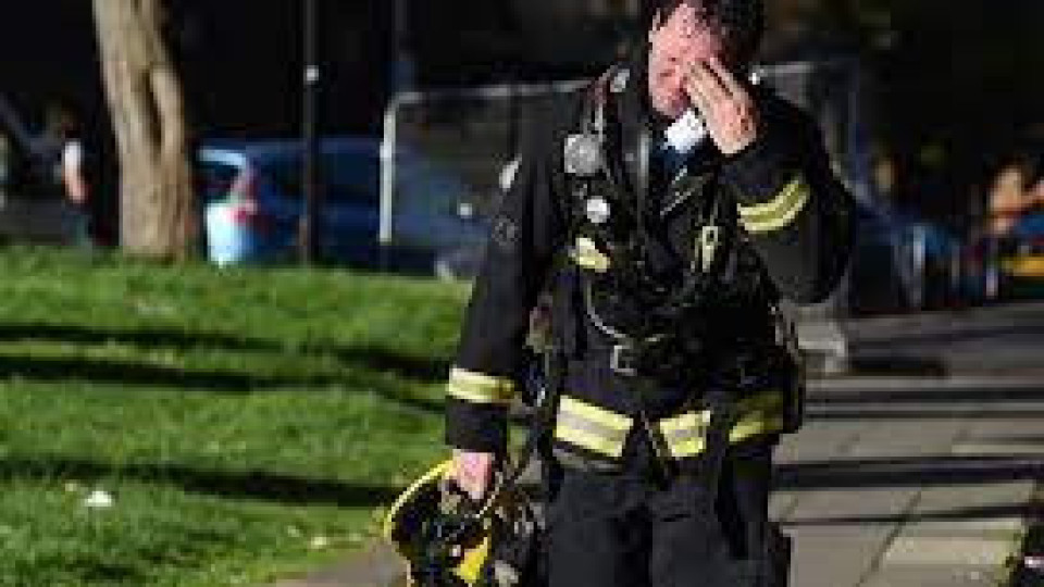 Огромен пожар в Лондон, викат спешни служби | StandartNews.com