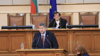 Хр.Иванов: Страхува ли се Борисов от провал?