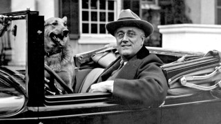 Рузвелт влиза във войната с колата на Ал Капоне