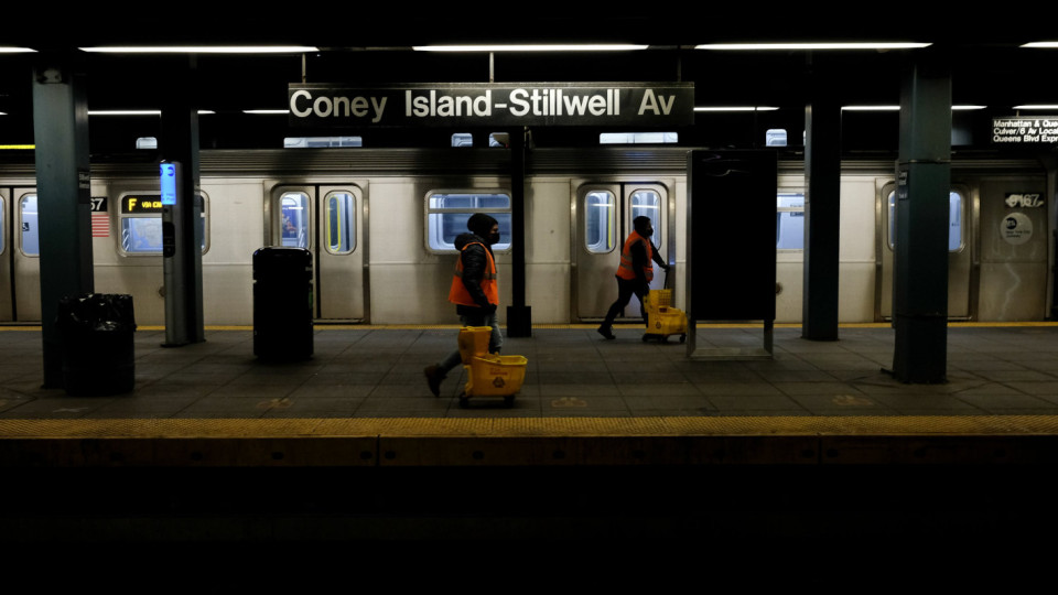 Слагат ваксина в метрото на Ню Йорк | StandartNews.com