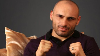 Скандал. Стъки скочи на Минеков за поста