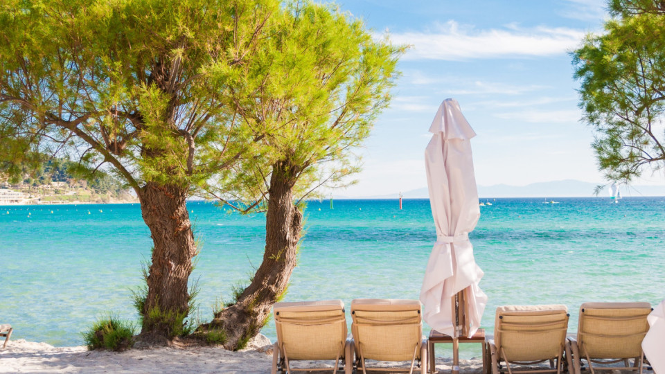 Живеещите в Гърция с безплатни ваучери за почивка | StandartNews.com