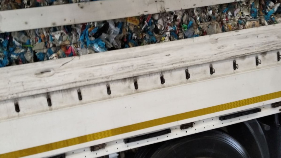 Турция ни връща камиони с пластмасов боклук. Защо? | StandartNews.com