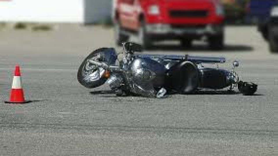 Моторист загина на място след удар в камион | StandartNews.com