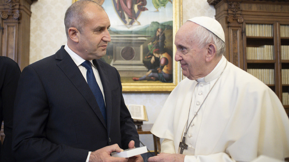Радев: Папата благослови българите (СНИМКИ) | StandartNews.com