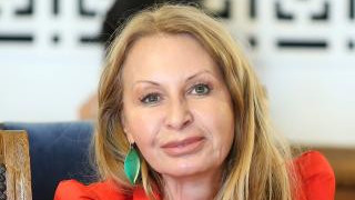 Беновска флиртува с министър и си поиска заем