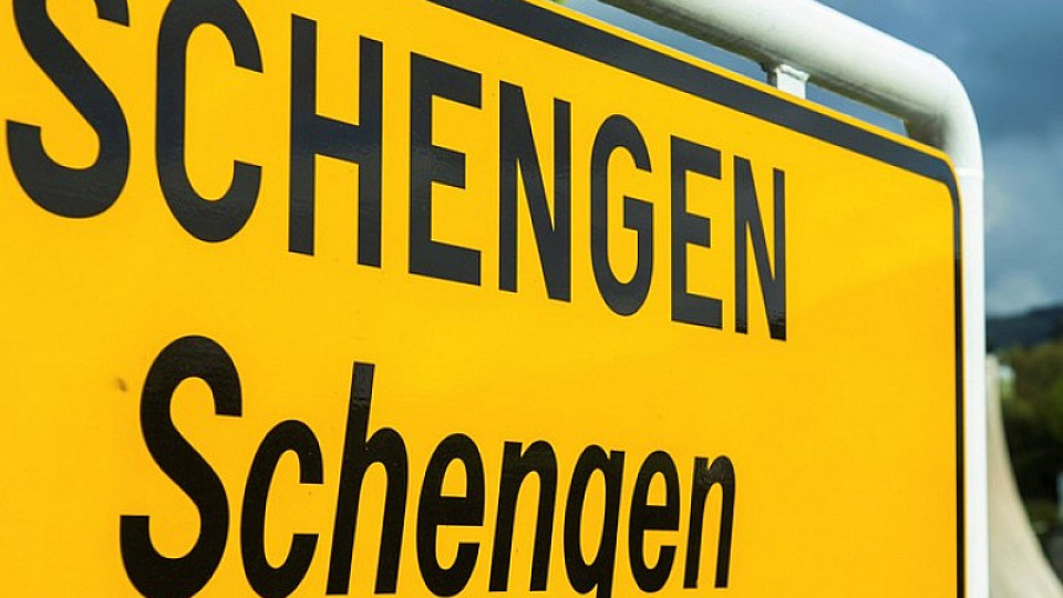 Отдалечаваме ли се от Шенген и еврозоната? Говори икономист | StandartNews.com