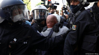 Какво става? Арестуваха 13 журналисти в Берлин