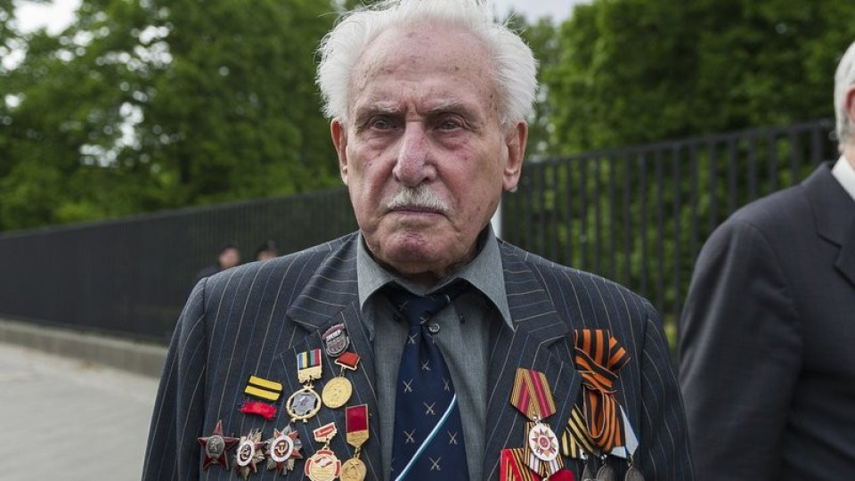 На 98 почина последният освободител на Аушвиц | StandartNews.com