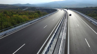 "Автомагистрали-Черно море" спират всички ремонти. Защо?