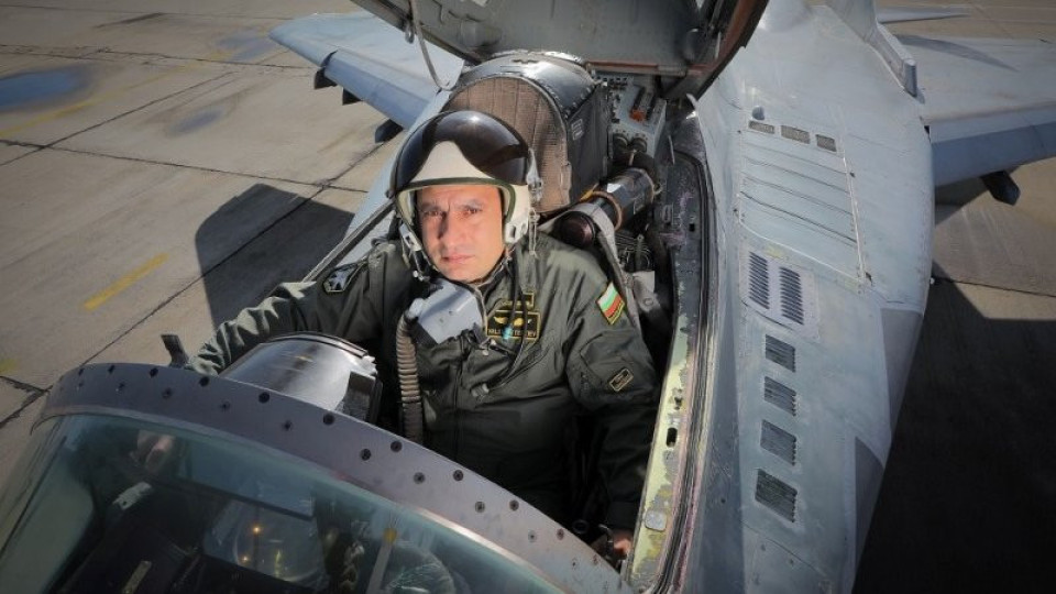 Адм. Ефтимов отрече да е свален МиГ-29 | StandartNews.com
