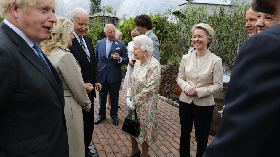 Кралицата видя Байдън след 39 години | StandartNews.com