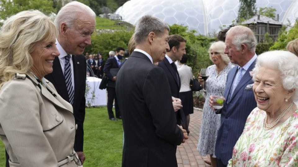 Елизабет II посрещна Байдън в Уиндзор /Фото/ | StandartNews.com
