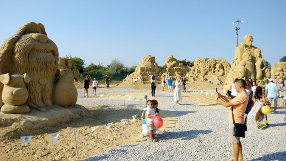Ново издание на Фестивала на пясъчните скулптури в Бургас | StandartNews.com