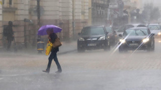Потоп наводни подлези в София