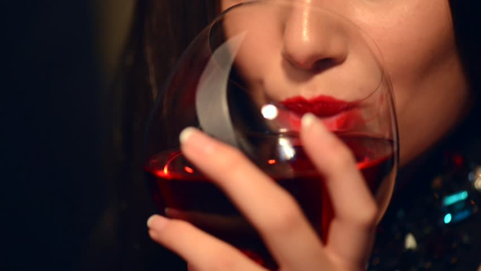 СЗО иска да забрани алкохола за жените | StandartNews.com