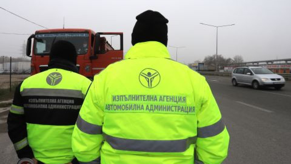Акция по пътищата, проверяват тировете | StandartNews.com
