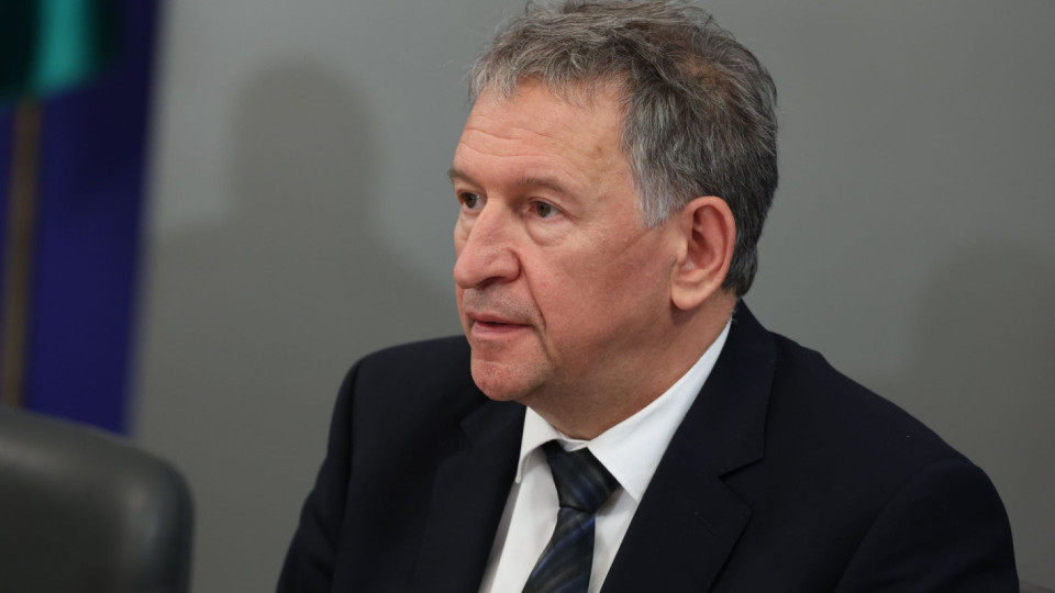 "Пирогов" иска оставката на Стойчо Кацаров | StandartNews.com