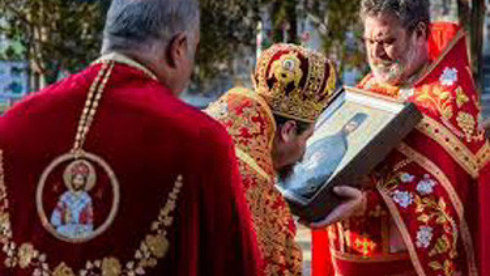 Чудотворната икона с мощите на св. Ефрем Нови в Бургас на 25-26 юни | StandartNews.com