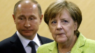 Какво си казаха Путин и Меркел по телефона