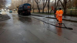 Спасение в жегата: Охлаждат булеварди, раздават вода