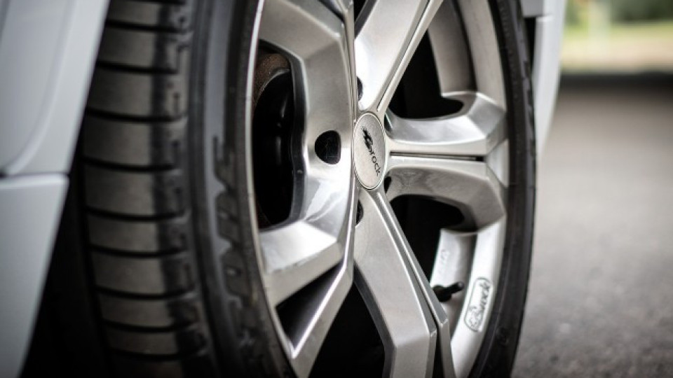 Война за паркомясто? Десетки коли с нарязани гуми | StandartNews.com